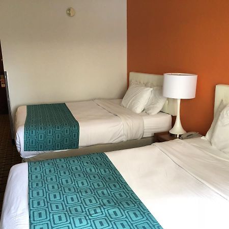 Howard Johnson By Wyndham Airport Louisville Zewnętrze zdjęcie